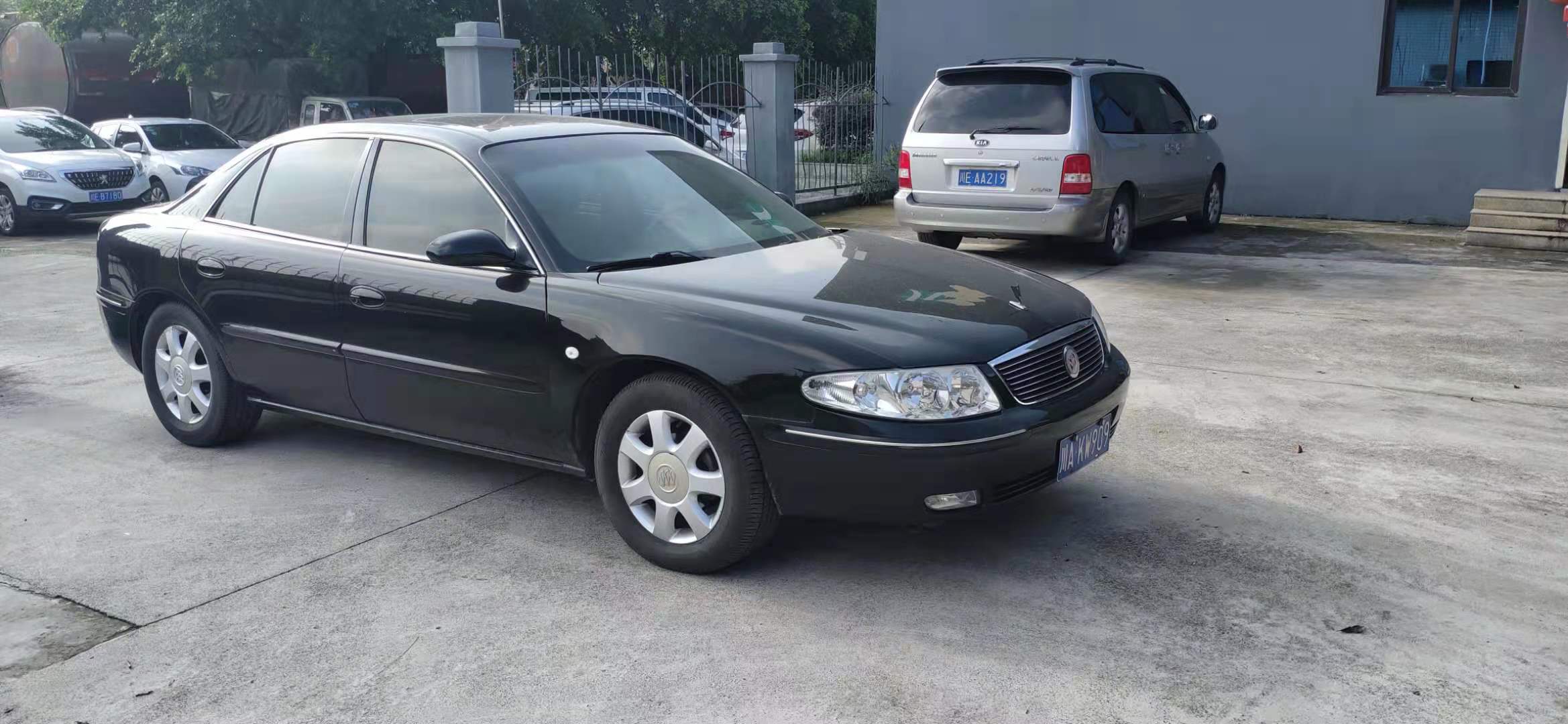 福克斯、上海別克機(jī)車拍賣